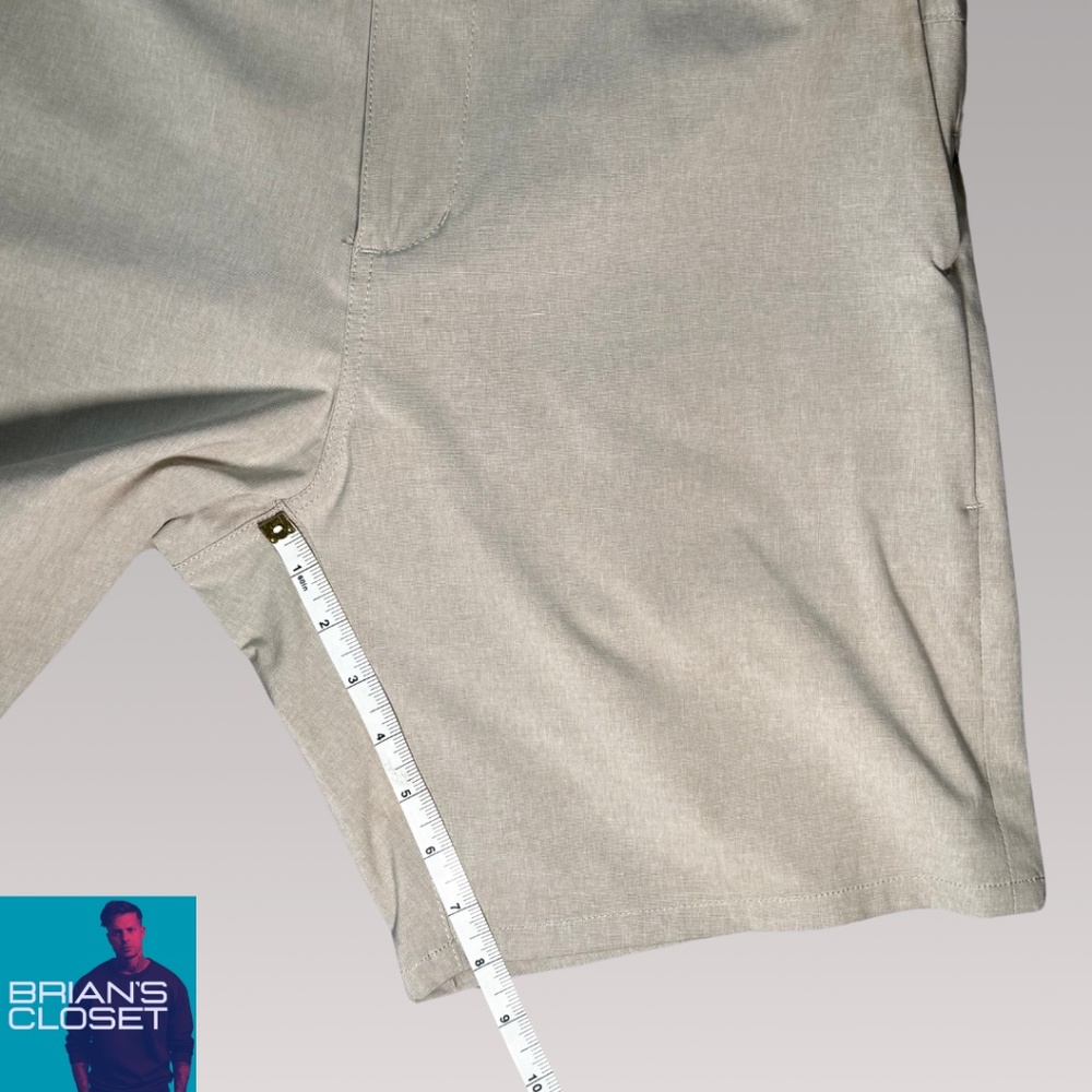 Vuori Men's Aim Shorts in Khaki - 36 - Picture 10 of 14